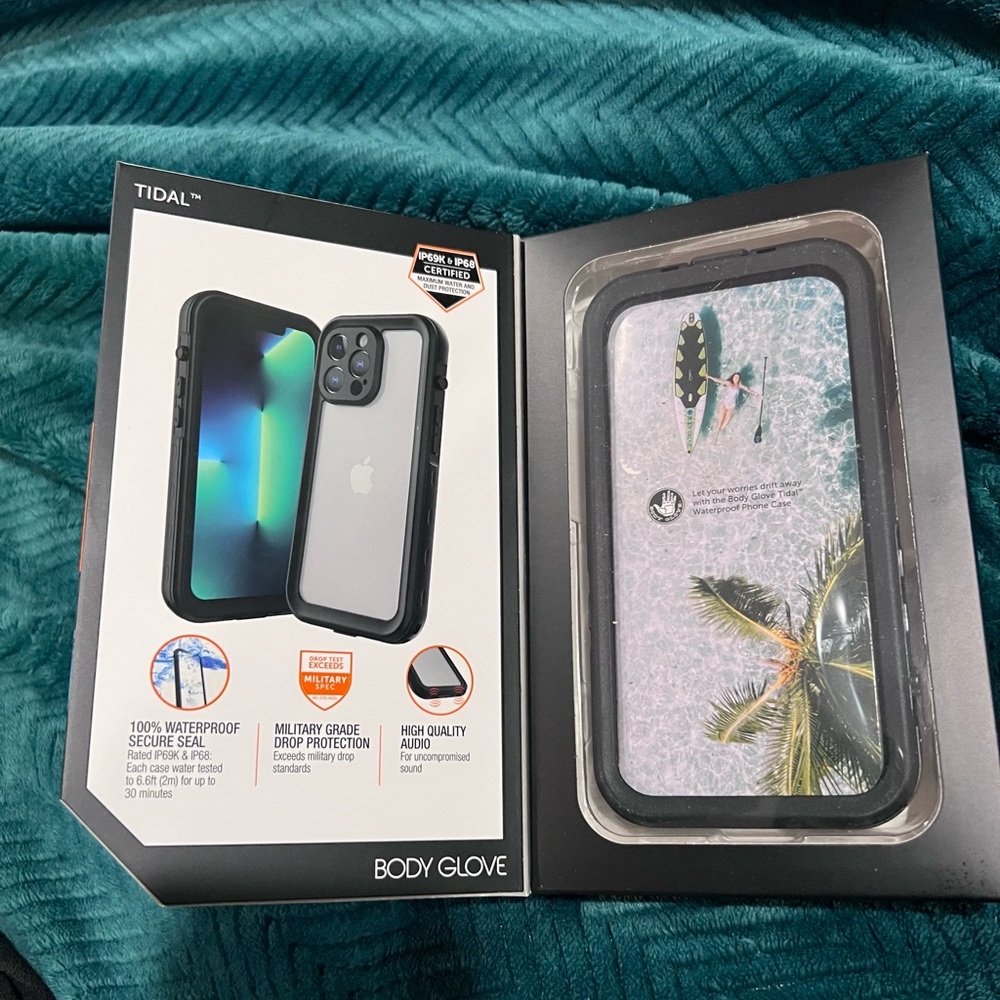 Body Glove Gray Waterproof Case for iPhone 13 Pro - Picture 2 of 3